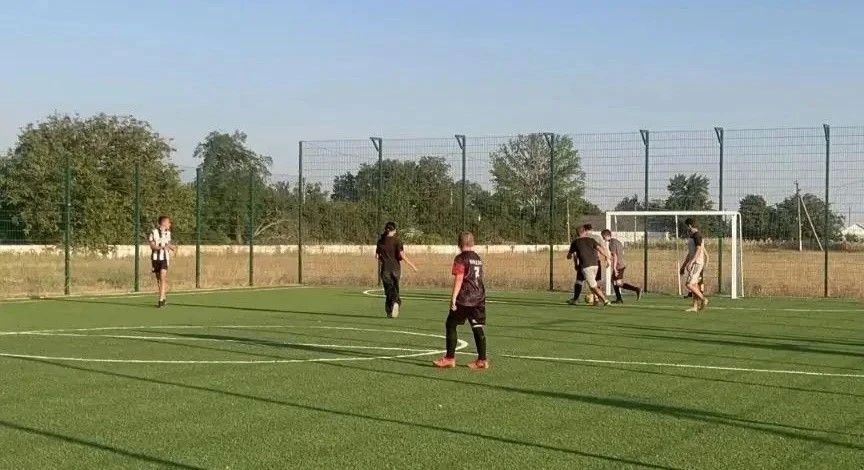 Футбол ко Дню отца в Подкалиновке Футбол ко Дню отца в Подкалиновке