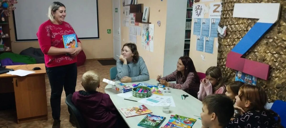 В Тавричанской сельской библиотеке прошёл тёплый мастер-класс «Тепло отцовских рук» по изготовлению открыток В Тавричанской сельской библиотеке прошёл тёплый мастер-класс «Тепло отцовских рук» по изготовлению открыток