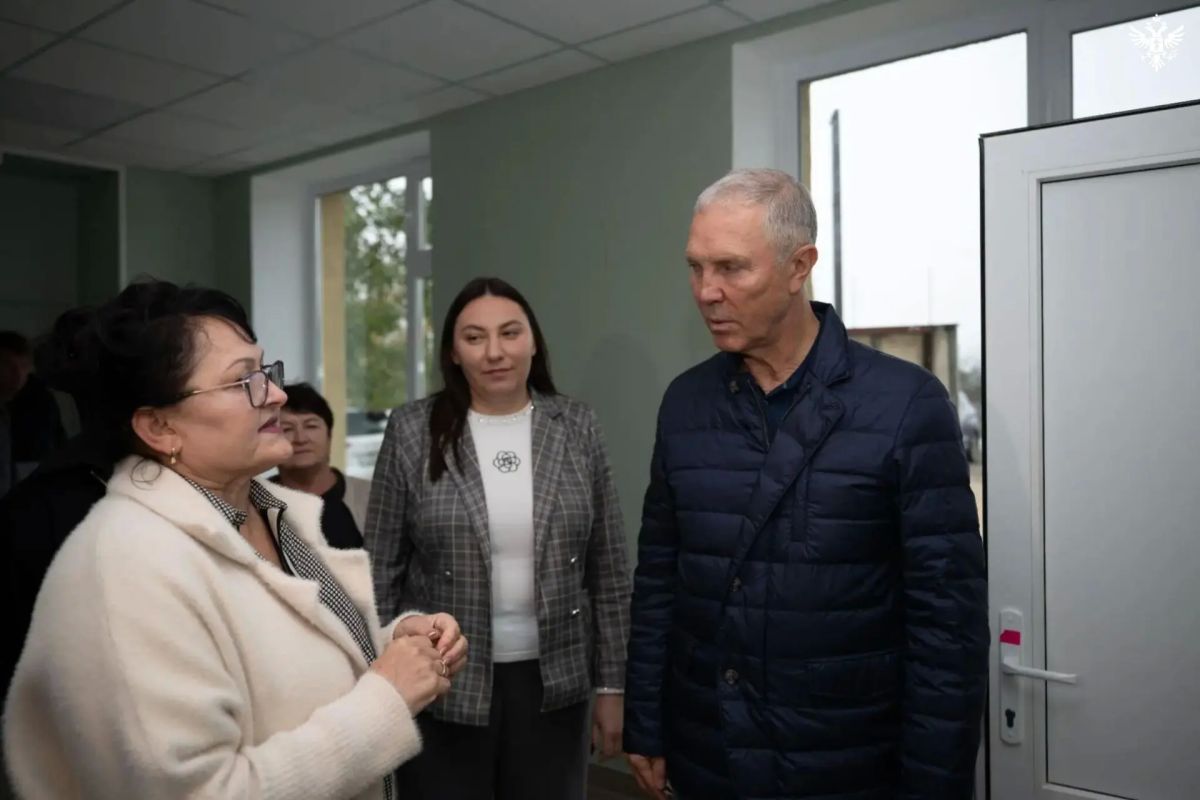 Владимир Сальдо проверил строительство гериатрического пансионата в Новотроицком округе