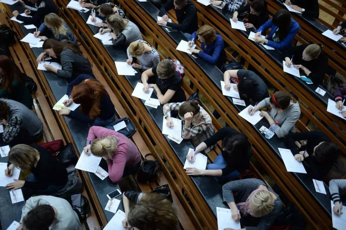 В Госдуме хотят приравнять выплаты студентам к МРОТ