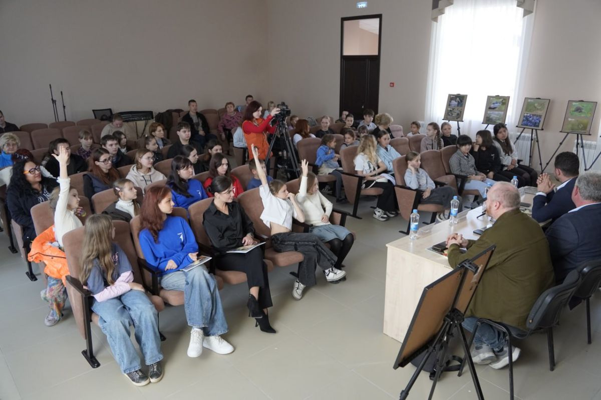 По приглашению Министра культуры Артема Лагойского наши активисты присоединились к открытию медиашколы в Генической детской школе искусств По приглашению Министра культуры Артема Лагойского наши активисты присоединились к открытию медиашколы в Генической детской школе искусств