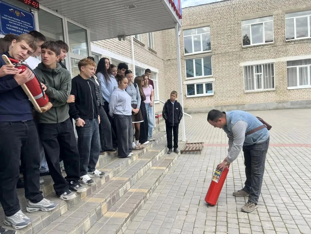 Будущее начинается сегодня: профориентационная встреча в Асканийской школе Будущее начинается сегодня: профориентационная встреча в Асканийской школе