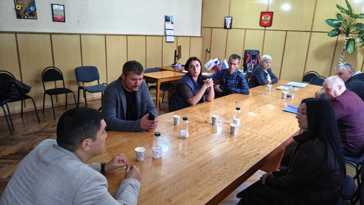 Координация ради результата: в Каланчаке прошёл круглый стол Единой России Координация ради результата: в Каланчаке прошёл круглый стол Единой России