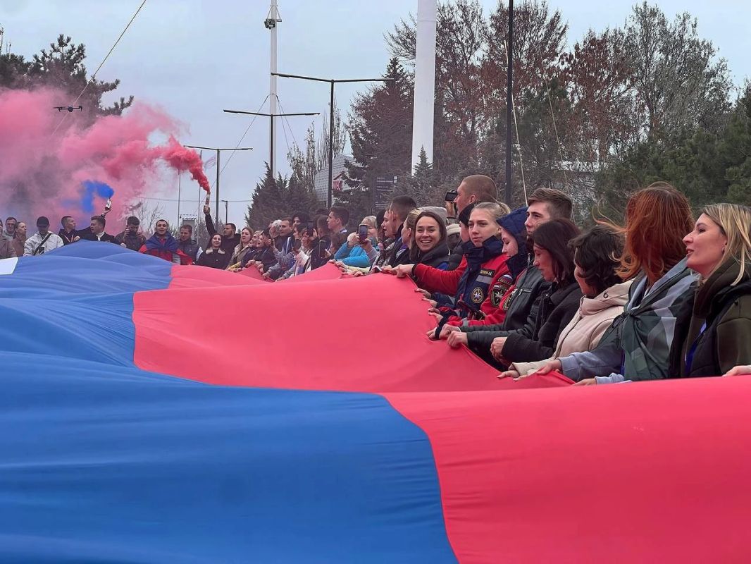 Давайте поддержим родной город Давайте поддержим родной город