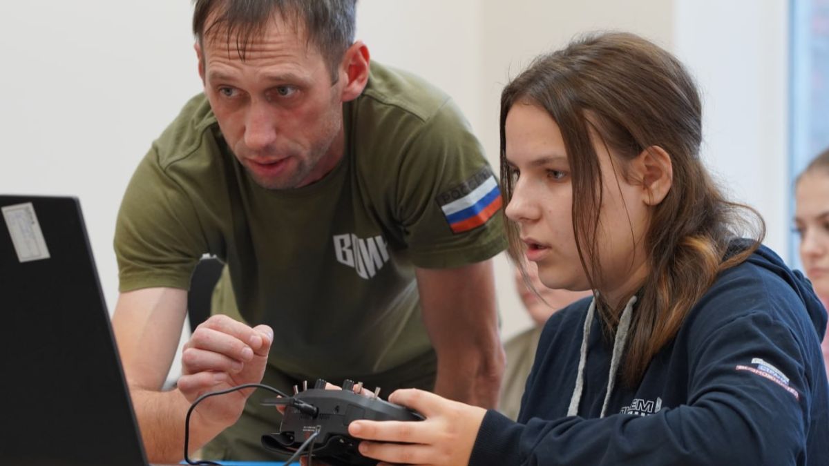 Перед региональным этапом «Пилотов будущего» решили сначала дать ребятам нормально потренироваться Перед региональным этапом «Пилотов будущего» решили сначала дать ребятам нормально потренироваться