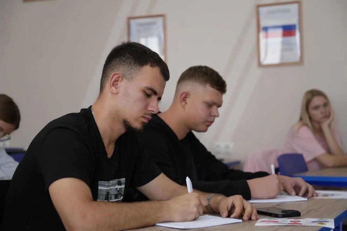 Кибербезопасность — это не скучные правила, а реальный навык: в Херсонской области прошёл второй этап Школы информационной безопасности Кибербезопасность — это не скучные правила, а реальный навык: в Херсонской области прошёл второй этап Школы информационной безопасности