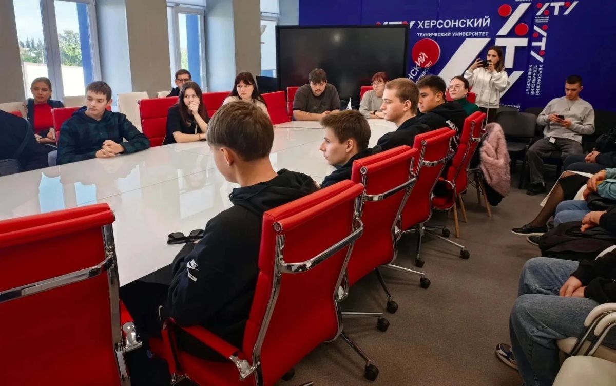 В Геническе состоялась рабочая встреча Херсонского РО ВСКС со студентами и преподавателями Херсонского технического университета В Геническе состоялась рабочая встреча Херсонского РО ВСКС со студентами и преподавателями Херсонского технического университета