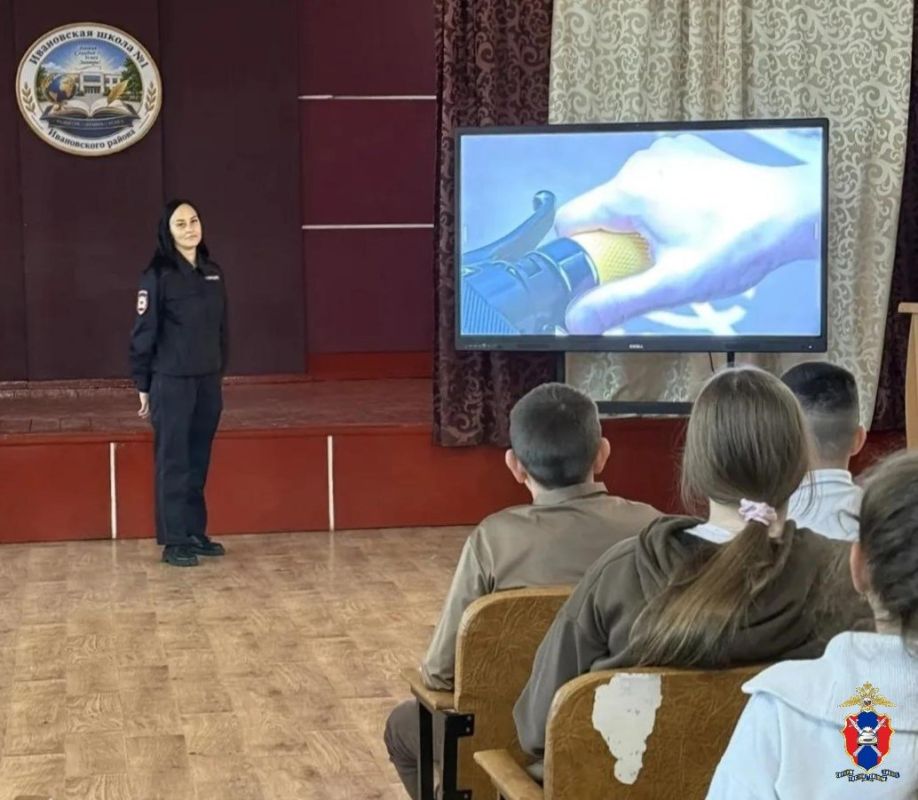 В Ивановском округе Херсонской области сотрудники Госавтоинспекции провели профилактическое занятие со школьниками В Ивановском округе Херсонской области сотрудники Госавтоинспекции провели профилактическое занятие со школьниками