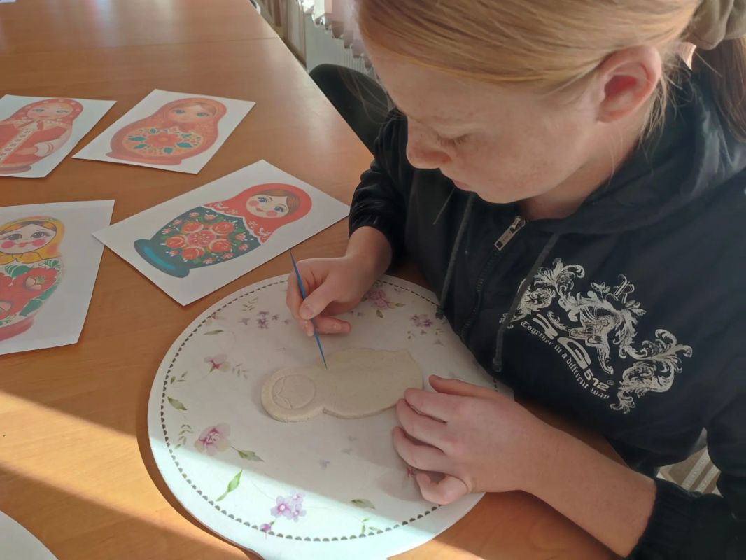 Ко Дню русской матрёшки в сельском Доме культуры села Долинское прошло мероприятие для детей Участники клубного формирования «Креатив», объединяющего любителей декоративно-прикладного творчества, узнали много интересного об... Ко Дню русской матрёшки в сельском Доме культуры села Долинское прошло мероприятие для детей Участники клубного формирования «Креатив», объединяющего любителей декоративно-прикладного творчества, узнали много интересного об...