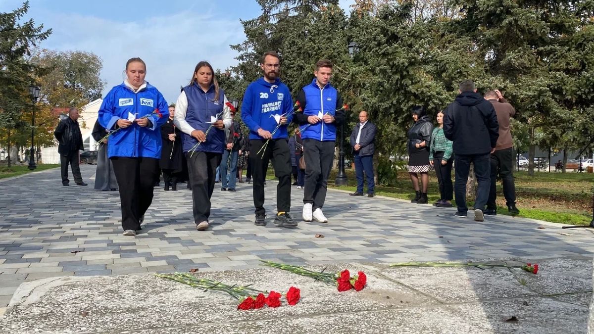 В Херсонской области прошли акции памяти ко Дню белых журавлей В Херсонской области прошли акции памяти ко Дню белых журавлей