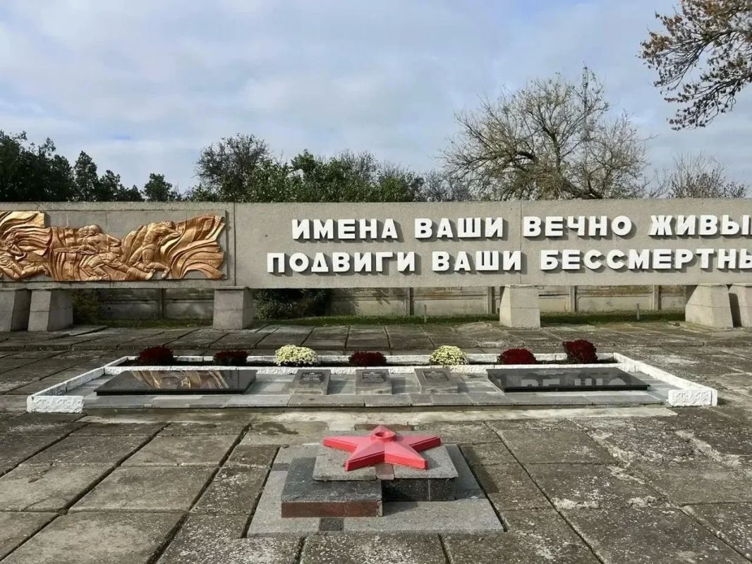 В Херсонской области прошли акции памяти ко Дню белых журавлей В Херсонской области прошли акции памяти ко Дню белых журавлей