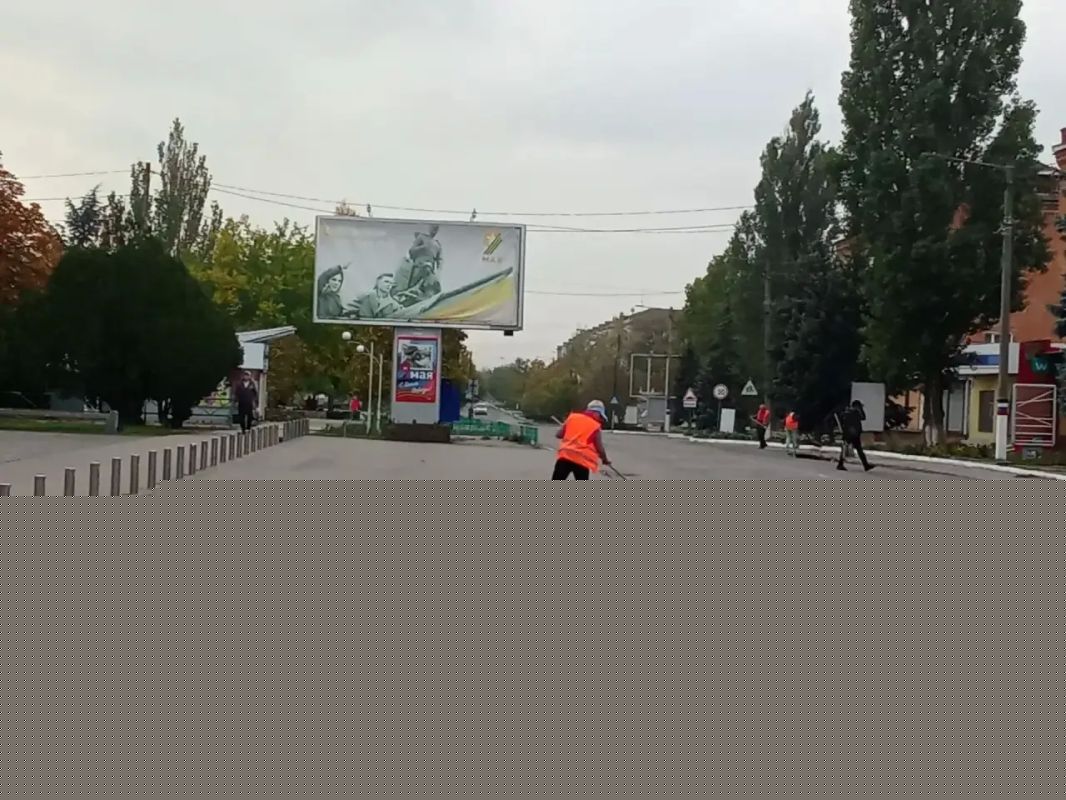 Владимир Оганесов: Чистота и порядок: коммунальщики продолжают благоустройство округа Владимир Оганесов: Чистота и порядок: коммунальщики продолжают благоустройство округа