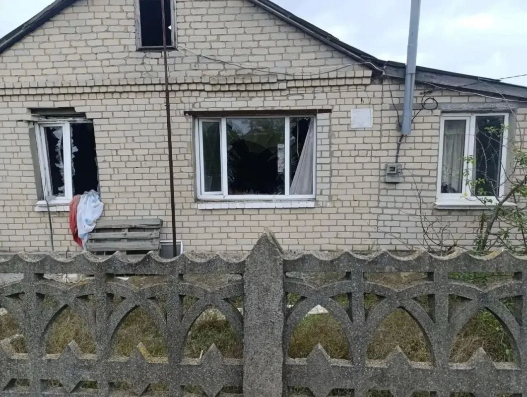Двое погибших, трое раненых: в Райском сообщили об ударе беспилотника по жилым домам Двое погибших, трое раненых: в Райском сообщили об ударе беспилотника по жилым домам