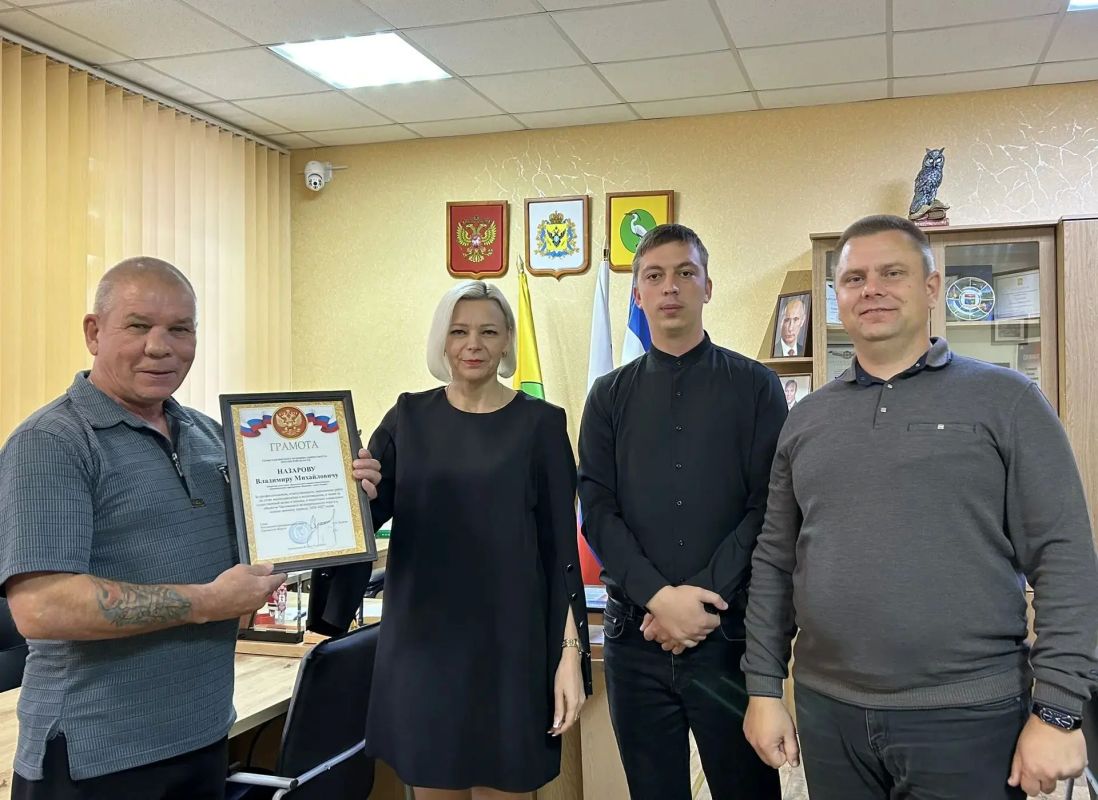 В Чаплинском муниципальном округе состоялось награждение рязанской бригады МП «Водоканал города Рязани» В Чаплинском муниципальном округе состоялось награждение рязанской бригады МП «Водоканал города Рязани»