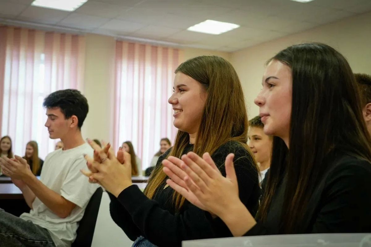 Владислав Ярченко: Друзья!. Завершился трёхдневный слёт добровольцев «Путь волонтёра», который проходил в Херсонской области с 21 по 23 октября в рамках конкурса «Регион добрых дел» нацпроекта «Молодежь и дети» Владислав Ярченко: Друзья!. Завершился трёхдневный слёт добровольцев «Путь волонтёра», который проходил в Херсонской области с 21 по 23 октября в рамках конкурса «Регион добрых дел» нацпроекта «Молодежь и дети»