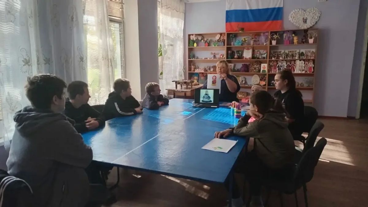 В Дудчинском СДК прошла познавательная лекция, посвящённая дню рождения нашего самого известного символа — русской матрёшки! В Дудчинском СДК прошла познавательная лекция, посвящённая дню рождения нашего самого известного символа — русской матрёшки!