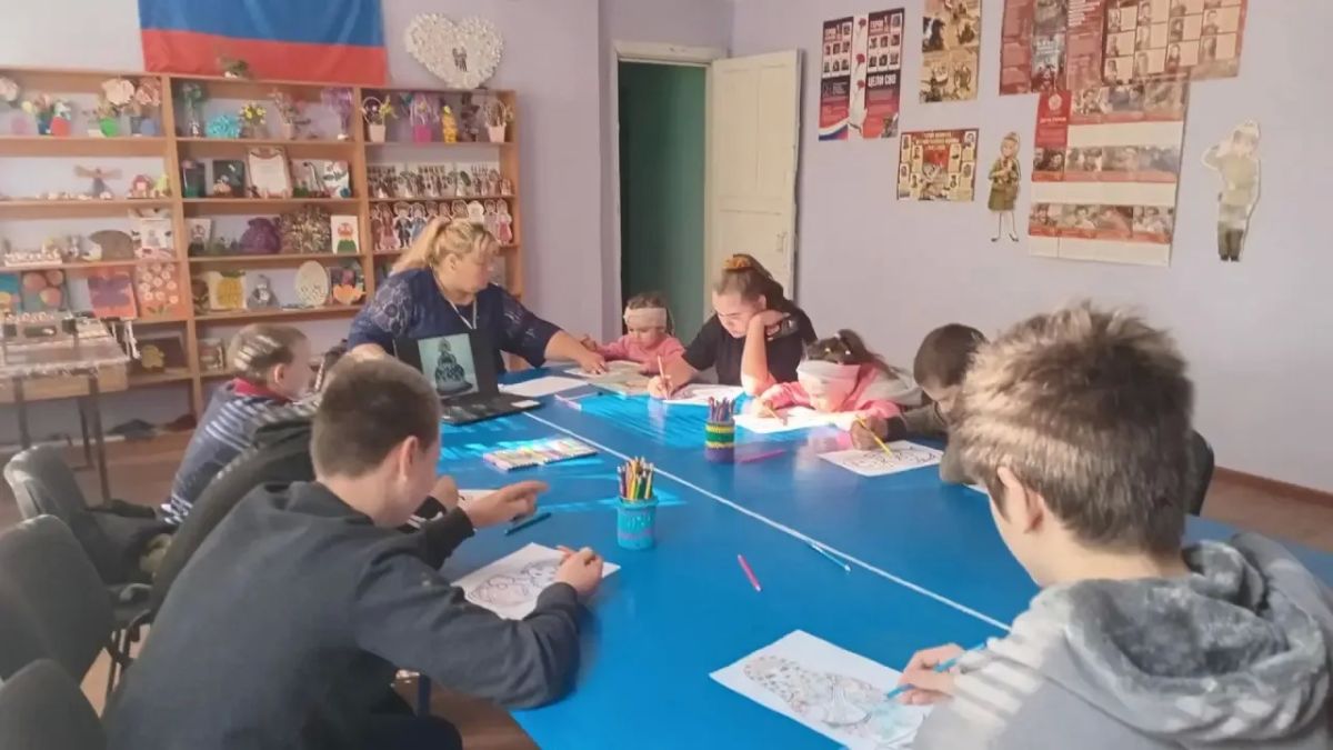 В Дудчинском СДК прошла познавательная лекция, посвящённая дню рождения нашего самого известного символа — русской матрёшки! В Дудчинском СДК прошла познавательная лекция, посвящённая дню рождения нашего самого известного символа — русской матрёшки!