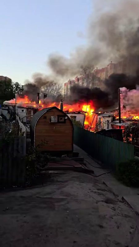 Утро Воронежа: В центре города один из дронов влетел в 25-этажное здание бизнес-центра «Галерея Чижова» Утро Воронежа: В центре города один из дронов влетел в 25-этажное здание бизнес-центра «Галерея Чижова»