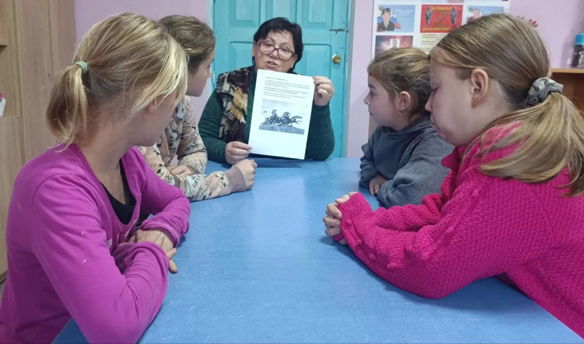 В Богдановском сельском клубе прошёл исторический экскурс «Легендарная тачанка», приуроченный к 59-летию со дня установки памятника