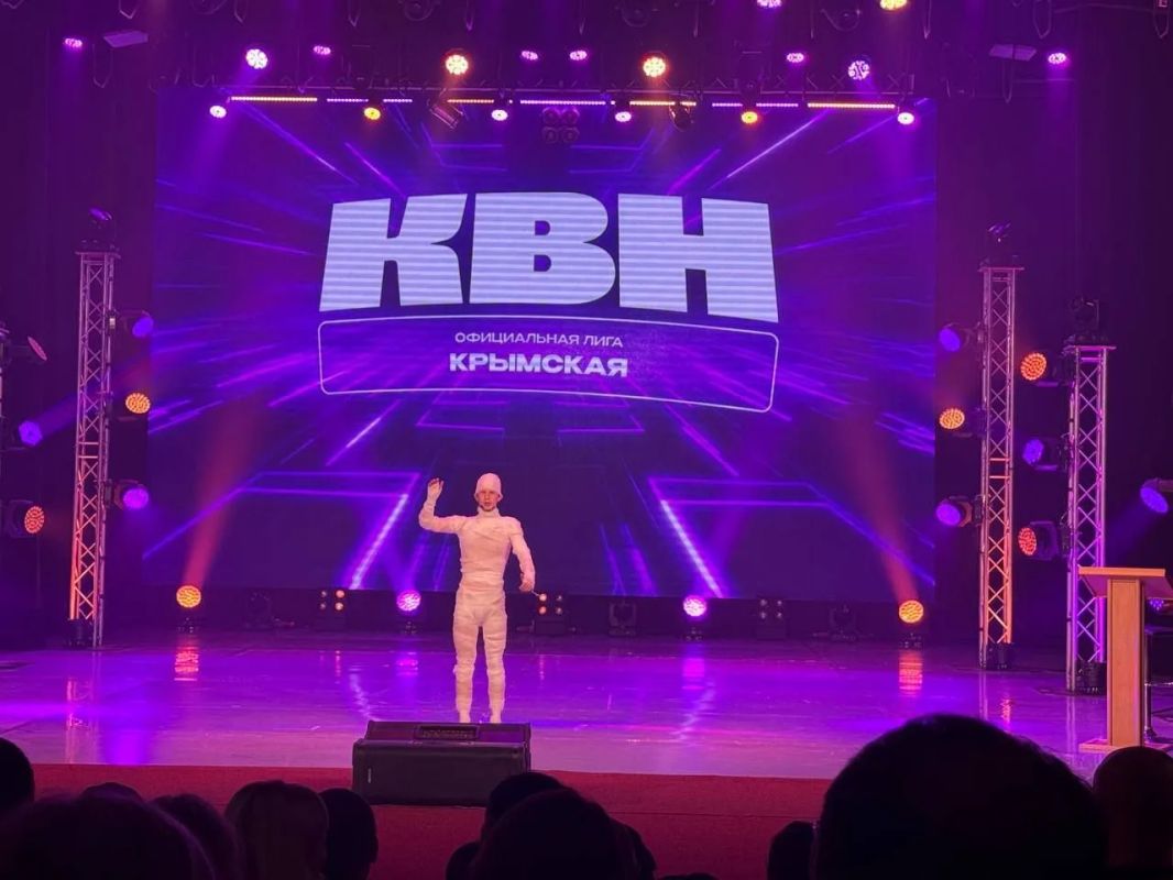 «Рука в синице» из Скадовска вышла в финал Крымской официальной лиги КВН «Рука в синице» из Скадовска вышла в финал Крымской официальной лиги КВН