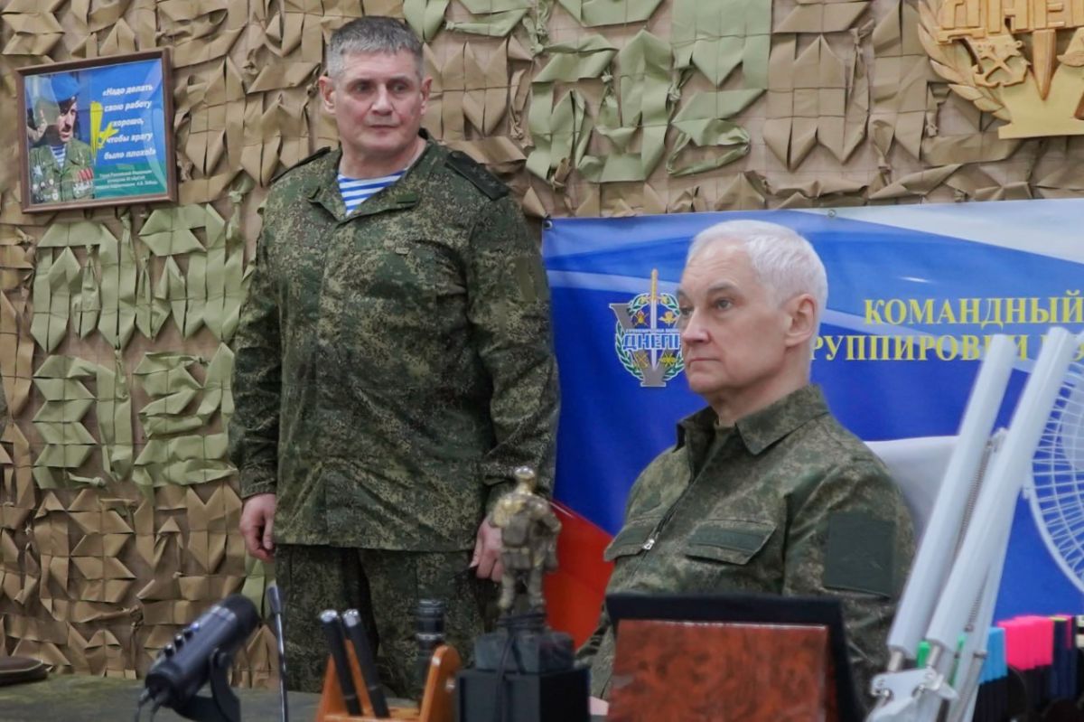 Андрей Белоусов поручил наращивать эффективность применения ударных БПЛА для поражения живой силы и техники противника — министр обороны проинспектировал группировку войск "Днепр" Андрей Белоусов поручил наращивать эффективность применения ударных БПЛА для поражения живой силы и техники противника — министр обороны проинспектировал группировку войск "Днепр"
