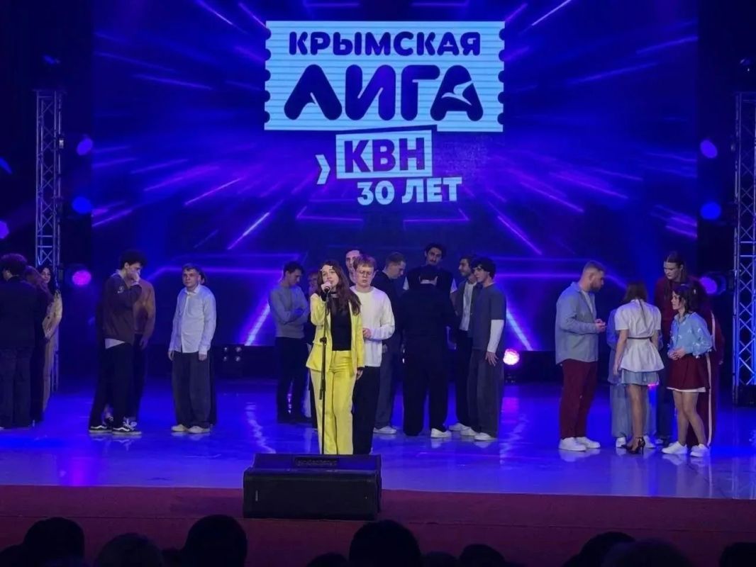 Скадовская «Рука в синице» пробилась в финал Крымской лиги КВН Скадовская «Рука в синице» пробилась в финал Крымской лиги КВН
