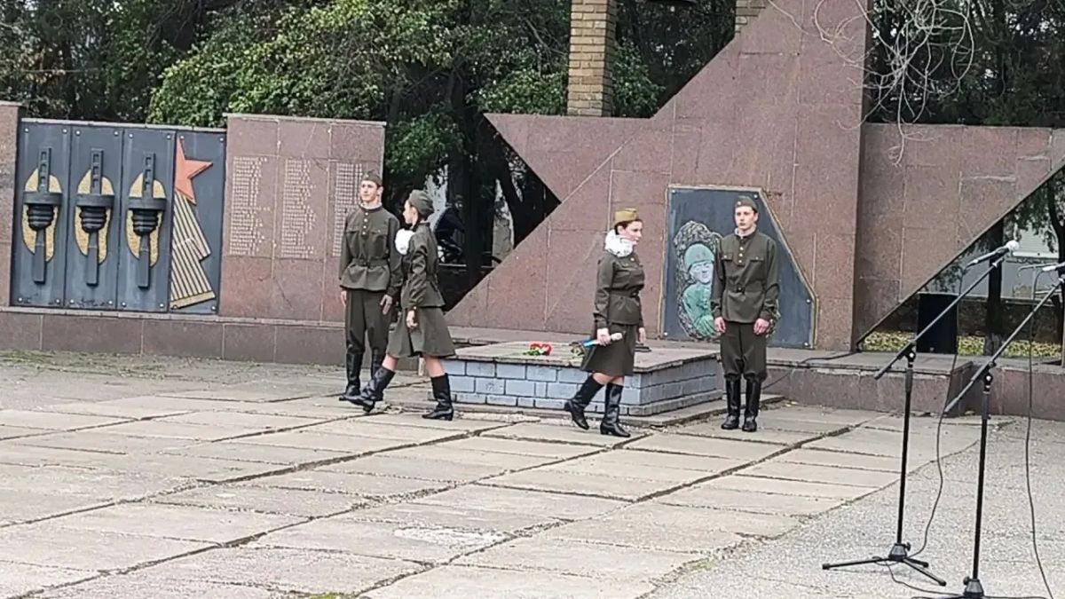 Над памятью время не властно
