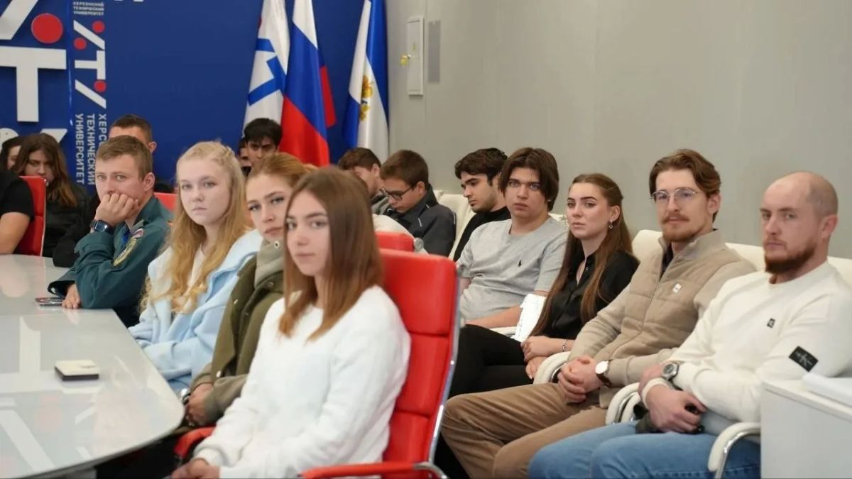 Студенты ХТУ поговорили о будущем Херсонской области Студенты ХТУ поговорили о будущем Херсонской области