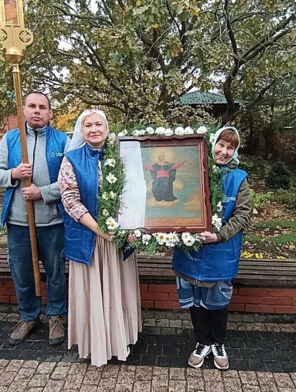 В Аскании-Нова отметили праздник в честь иконы Божией Матери "Спорительница хлебов" В Аскании-Нова отметили праздник в честь иконы Божией Матери "Спорительница хлебов"