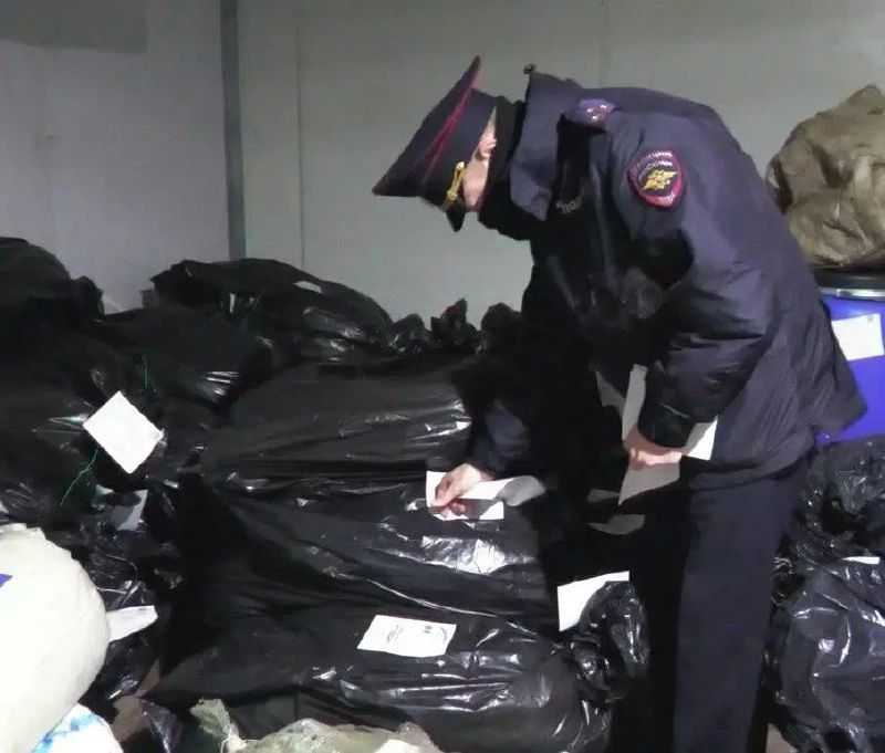 Трое жителей Геническа обвиняются в незаконном вылове креветок на сумму более 32 млн рублей