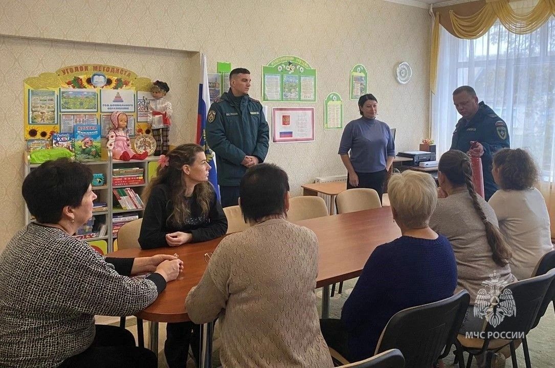 Сотрудники Главного управления МЧС России по Херсонской области провели учебную эвакуацию в Новотроицком детском саду Сотрудники Главного управления МЧС России по Херсонской области провели учебную эвакуацию в Новотроицком детском саду