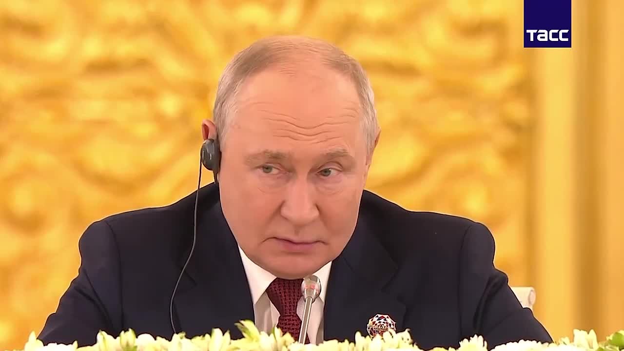 Путин рассказал о гуманитарной миссии в Алешках на саммите «Россия — Африка»