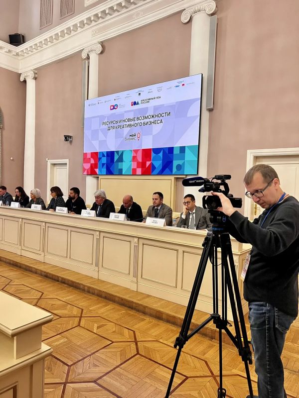 Министр экономического развития Херсонской области Эрвин Мусаев выступил спикером двух панельных дискуссий в рамках форума креативных индустрий в Санкт-Петербурге Министр экономического развития Херсонской области Эрвин Мусаев выступил спикером двух панельных дискуссий в рамках форума креативных индустрий в Санкт-Петербурге