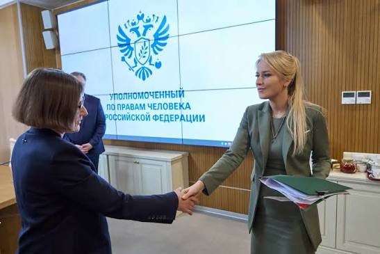 Уполномоченный по правам человека в России Яна Лантратова сообщила, что вылетает в Алешки