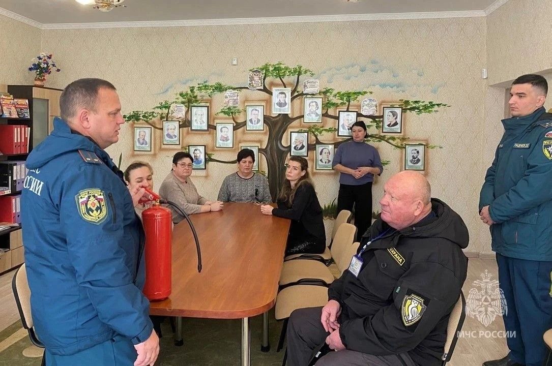 Сотрудники Главного управления МЧС России по Херсонской области провели учебную эвакуацию в Новотроицком детском саду Сотрудники Главного управления МЧС России по Херсонской области провели учебную эвакуацию в Новотроицком детском саду