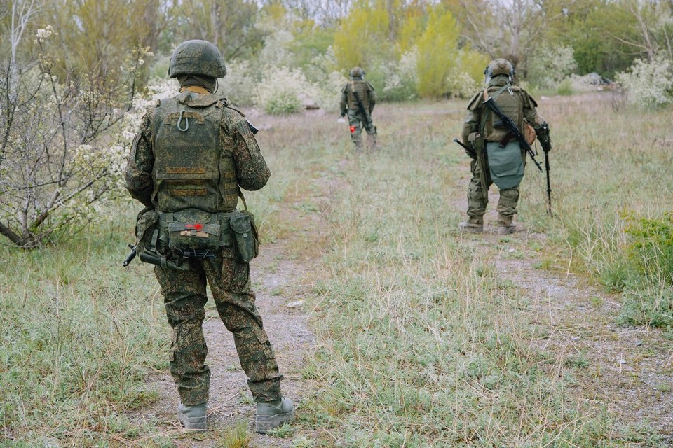 Разминируют дороги, нарушений от Украины и России нет: Как проходит третий день режима тишины в Алешках 29 октября