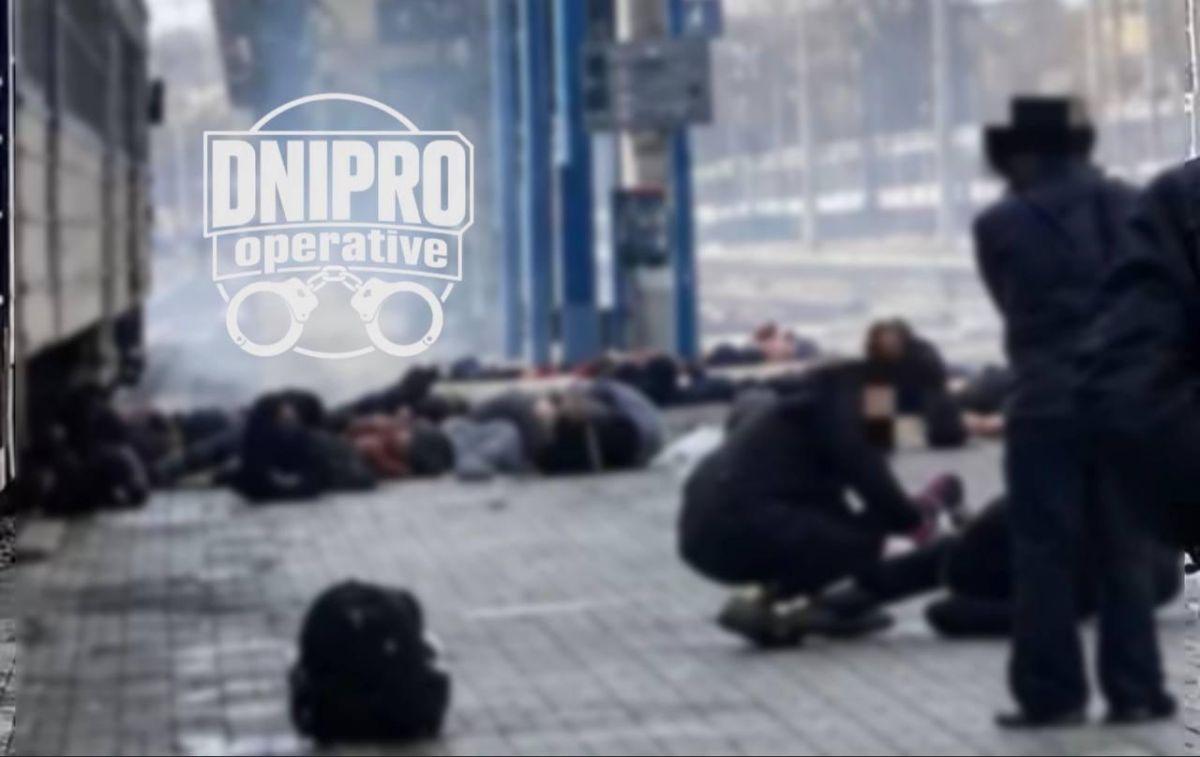 В Днепре был прилет реактивного БПЛА по железнодорожному вокзалу В Днепре был прилет реактивного БПЛА по железнодорожному вокзалу