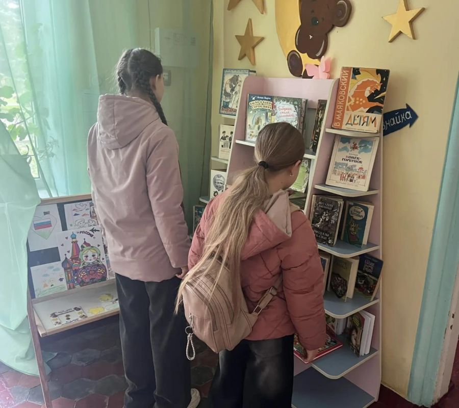 В Скадовской детской библиотеке открылась выставка «Эти книги читали наши бабушки и дедушки» В Скадовской детской библиотеке открылась выставка «Эти книги читали наши бабушки и дедушки»