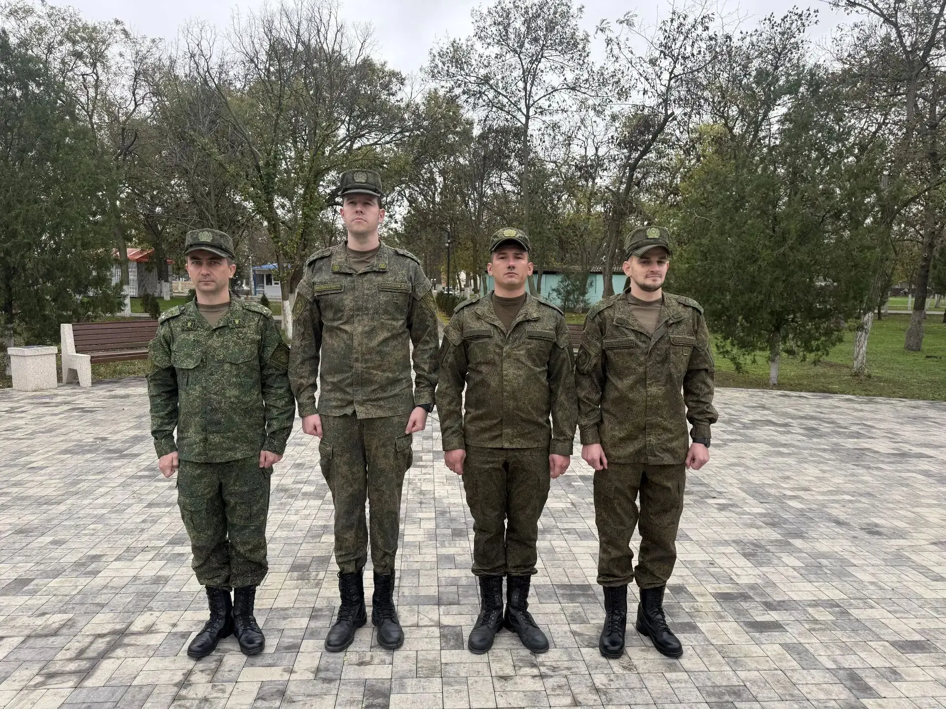 Офицеры 127 военного следственного отдела почтили память освободителей Геническа